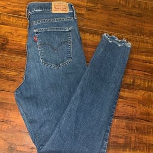 Levi’s 720 High Rise Super Skinny Ripped Jeans size 31